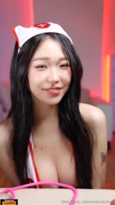 คลิปหลุด Onlyfans นางพยาบาลจีนขาว ซอยหีตัวเองโครตมัน ครางจีนลั่นแตกน้ำเงี่ยนทะลักเต็มเตียง