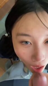 คลิปหลุดคู่รักไทย เย็ดสดในบ้าน ควยใหญ่ยาวกระแทกหีเนียนขาวรัวๆ น้ำเงี่ยนแตกคาปากเต็มๆ