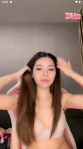 คลิปหลุดน้องมิลค์ THlive นั่งยกขาขึ้นเก้าอี้ซอยหีดุเดือด น้ำเงี่ยนทะลัก ครางเสียวแบบหีแตก
