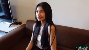 สาวไทยตัวเล็กโดนฝรั่งควยยักษ์ซอยหีสดแรงๆ แตกคาหีเต็มรู