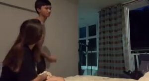 นักศึกษาหน้าเด็กนมใหญ่โดนเย็ดสดท่าหมาในหอพัก ครางเสียวลั่นห้อง